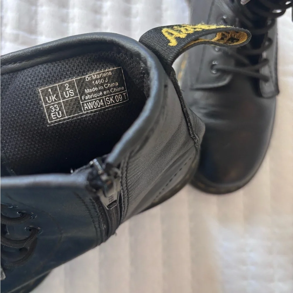 : : DR. MARTENS Kids Boots : :